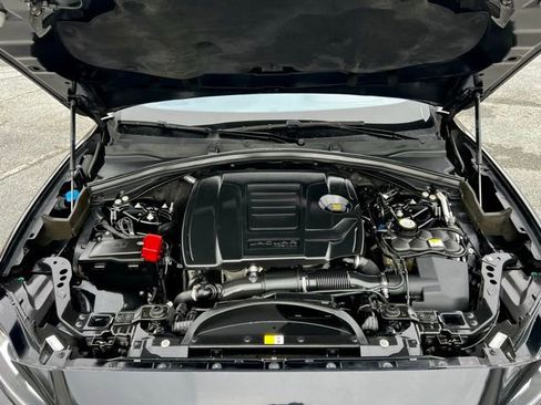 Used 2020 Jaguar F-PACE Premium image 47