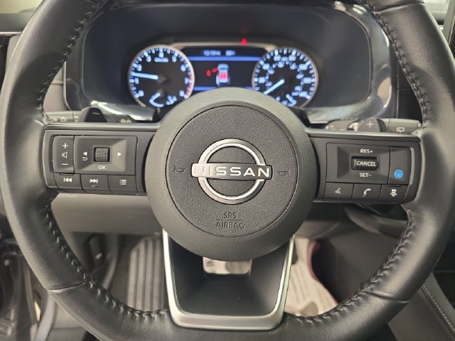 Used 2025 Nissan Pathfinder SV AWD/4WD image 32