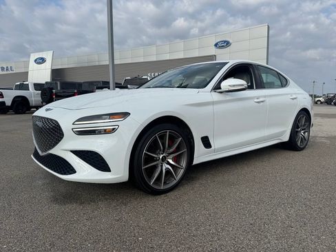Used 2025 Genesis G70 2.5T RWD image 2