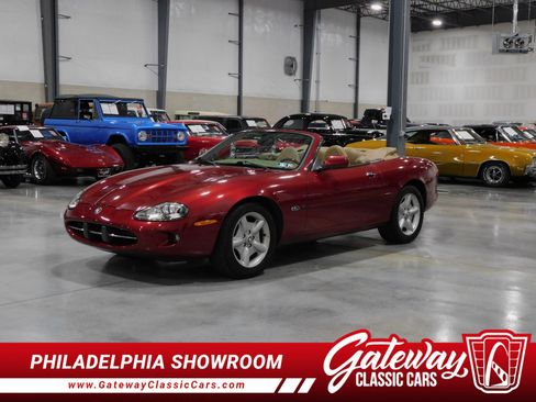 Used 1997 Jaguar XK8 Convertible image 3