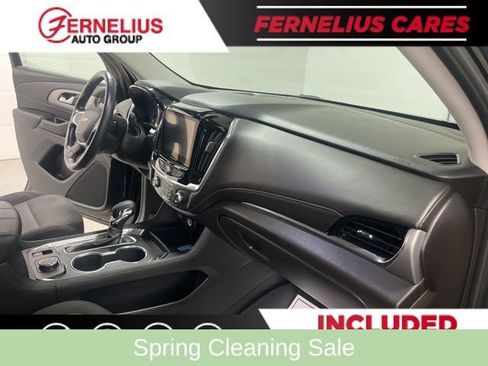 Used 2021 Chevrolet Traverse LT FWD image 37