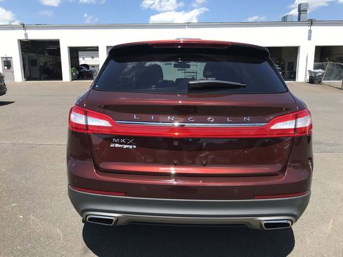 Used 2016 Lincoln MKX Reserve w/ Climate Package AWD/4WD image 4