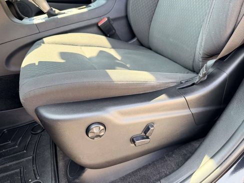 Used 2018 Jeep Grand Cherokee Laredo AWD/4WD image 18