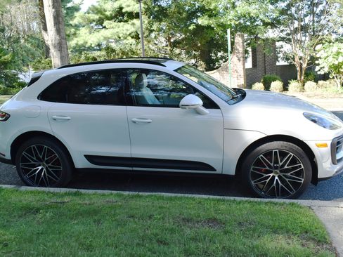 Used 2023 Porsche Macan S AWD/4WD image 8