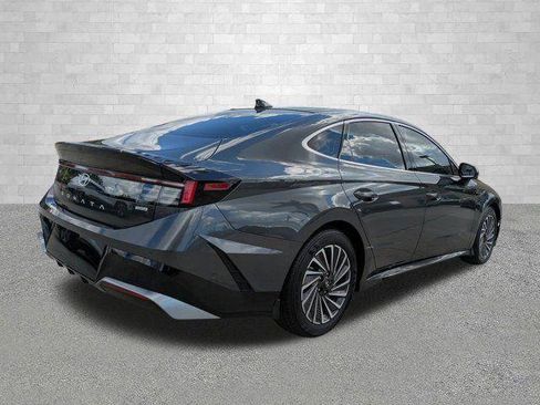 New 2025 Hyundai Sonata Limited image 2