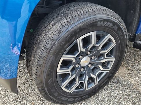 Used 2023 Chevrolet Colorado LT w/ LT Convenience Package III image 10