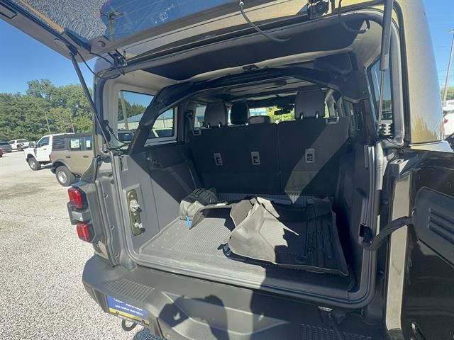 Used 2025 Ford Bronco Raptor AWD/4WD image 5