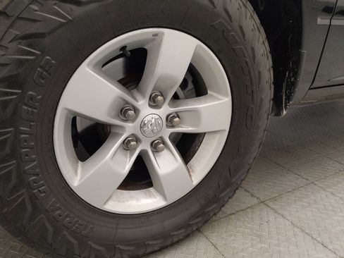 Used 2022 RAM 1500 Classic SLT RWD image 31
