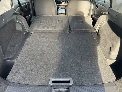 Used 2024 Nissan Rogue SV image 19