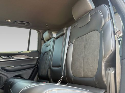 New 2026 Jeep Grand Cherokee Altitude image 4