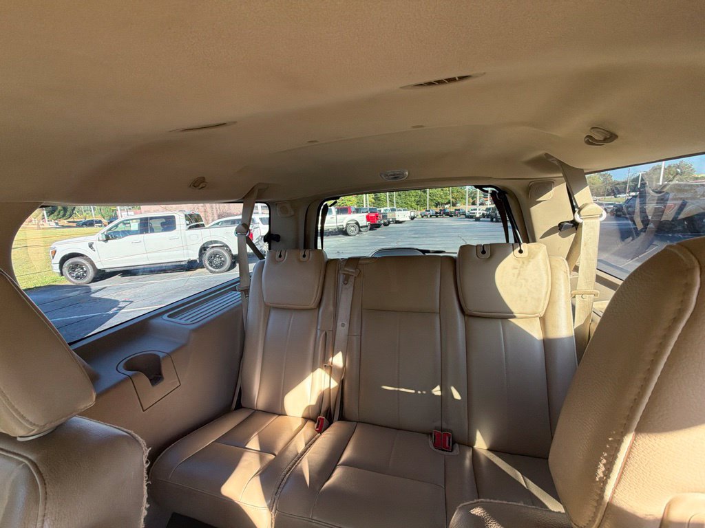 Used 2016 Ford Expedition EL Limited w/ Equipment Group 301A RWD image 12