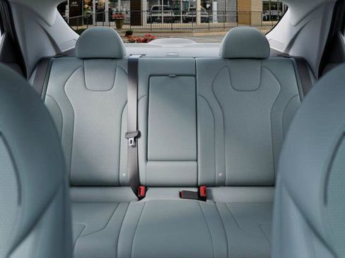 Certified 2025 Hyundai Elantra Limited image 12