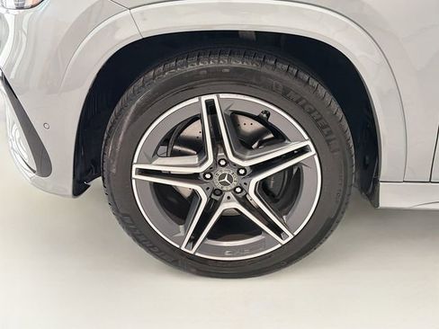 Used 2024 Mercedes-Benz GLS 450 4MATIC image 29