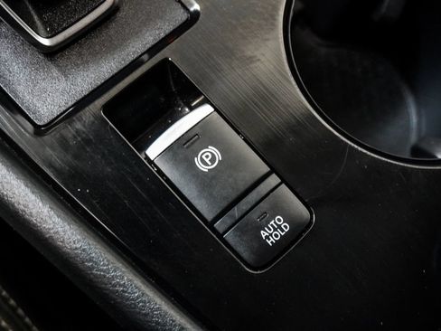 Used 2025 Nissan Rogue SV AWD/4WD image 22