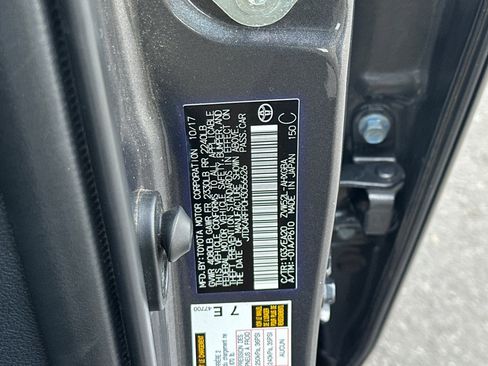 Used 2017 Toyota Prius Prime Premium image 18