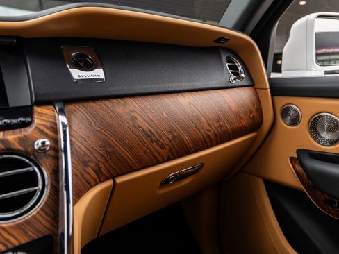 Certified 2022 Rolls-Royce Cullinan image 35