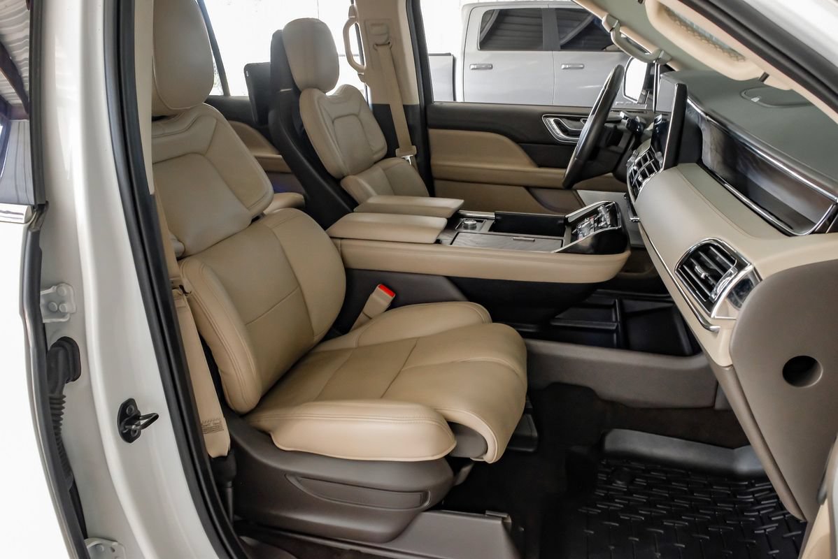 Used 2023 Lincoln Navigator L Reserve AWD/4WD image 30