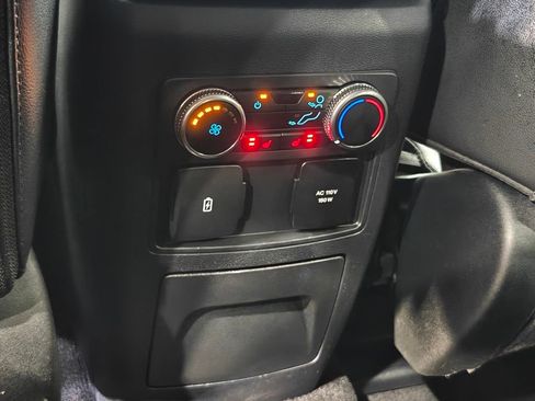 Used 2023 Ford Explorer Limited w/ Equipment Group 301A AWD/4WD image 35