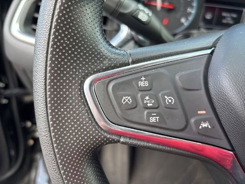 Used 2021 Chevrolet Equinox LS w/ LS Convenience Package AWD/4WD image 9