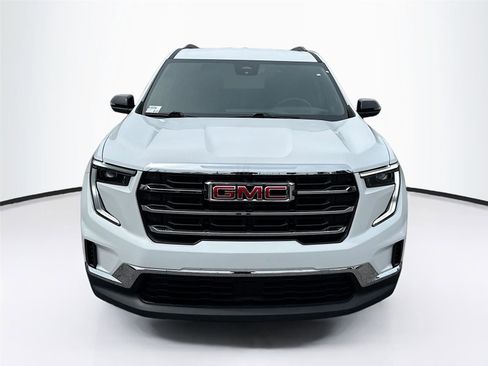 Used 2025 GMC Acadia Elevation image 2