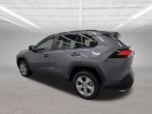 Used 2025 Toyota RAV4 XLE AWD/4WD image 3