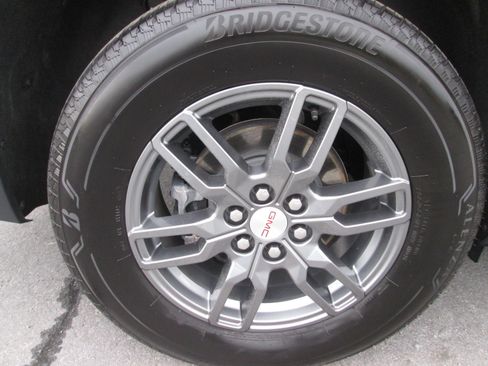 Certified 2025 GMC Acadia Elevation image 35