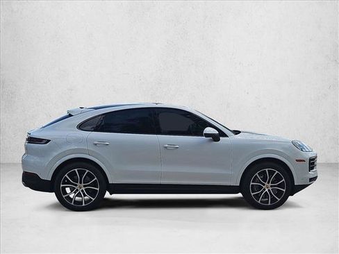 Used 2024 Porsche Cayenne Coupe AWD/4WD image 4