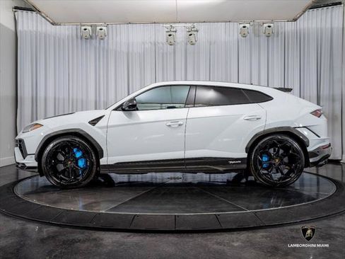 Used 2024 Lamborghini Urus Performante AWD/4WD image 12