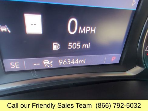 Used 2023 Chevrolet Traverse RS image 17