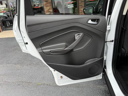 Used 2017 Ford Escape SE AWD/4WD image 19