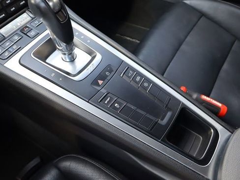 Used 2019 Porsche 718 Cayman RWD image 19