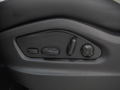 Certified 2026 Porsche Cayenne S AWD/4WD image 24