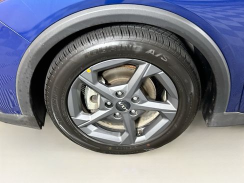 Used 2025 Kia K4 LXS image 11