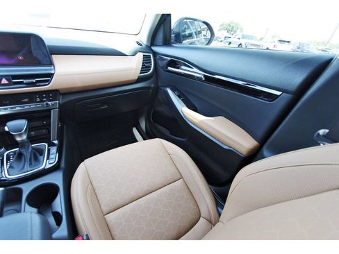 Used 2026 Kia Seltos EX w/ EX Sunroof Package FWD image 11