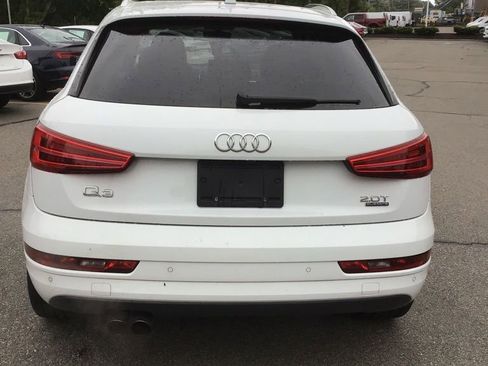 Used 2018 Audi Q3 2.0T Premium Plus w/ Premium Plus Package AWD/4WD image 4