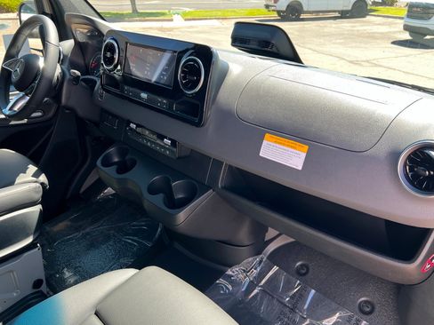 New 2026 Mercedes-Benz Sprinter 2500 image 23