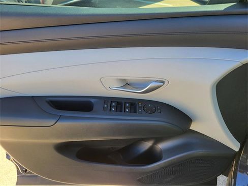 New 2026 Hyundai Tucson SE image 12