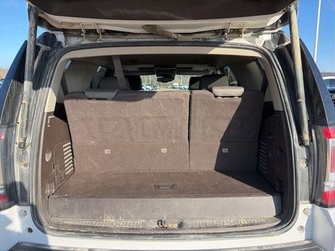 Used 2020 GMC Yukon Denali w/ Denali Premium Package image 17