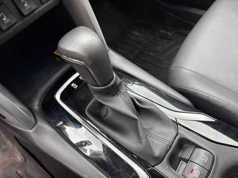 Used 2023 Toyota Corolla Cross XLE w/ Convenience Package AWD/4WD image 33