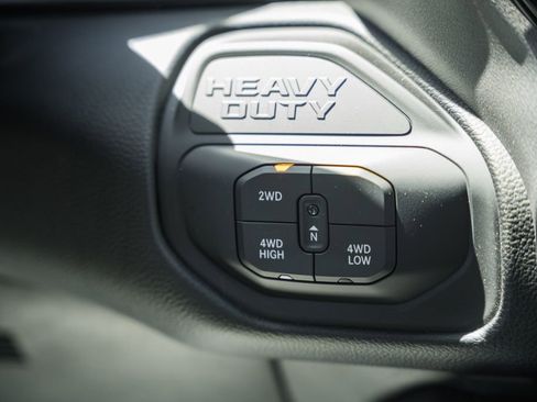 New 2026 RAM 2500 Laramie AWD/4WD image 30