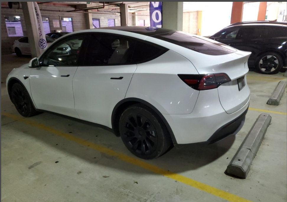 Used 2023 Tesla Model Y Long Range AWD/4WD image 11