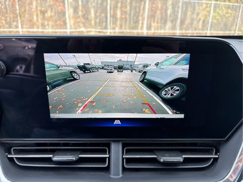 Used 2024 Chevrolet Trax LT w/ Driver Confidence Package image 18