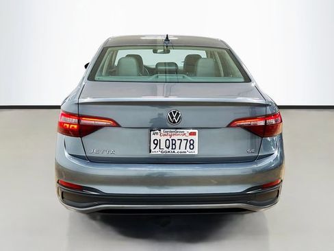 Used 2024 Volkswagen Jetta SE image 6