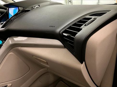 Used 2016 Ford C-MAX Energi SEL w/ Equipment Group 302A image 16