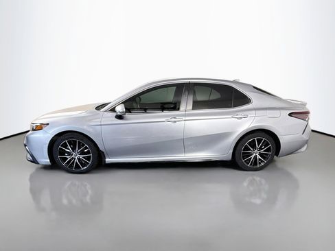 Used 2023 Toyota Camry SE FWD image 6