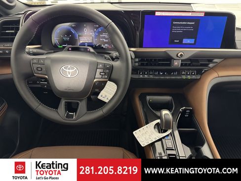 New 2025 Toyota Crown Signia image 8