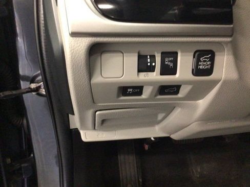Used 2017 Subaru Forester 2.5i Limited AWD/4WD image 17