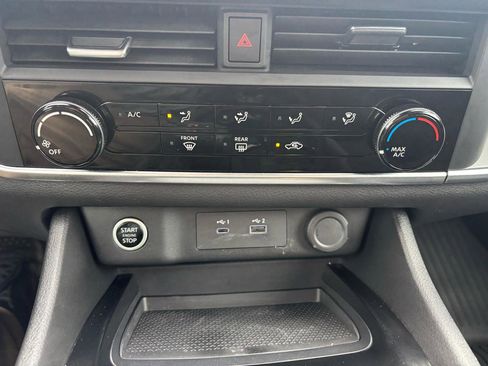 Used 2023 Nissan Rogue S image 21