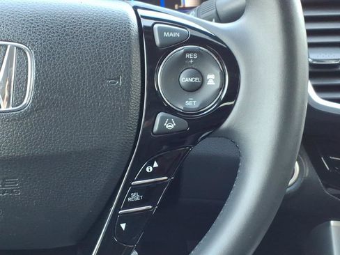 Certified 2017 Honda Accord EX-L image 33