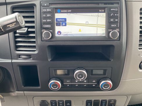 Used 2019 Nissan NV 3500 SL RWD image 13